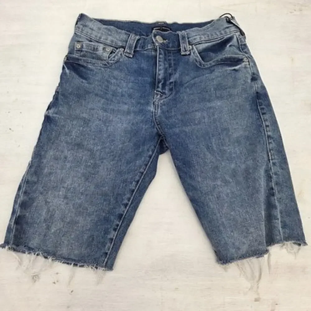 True Religion Shorts Men 31 Ricky Relaxed Straight Denim Cut-Off Distressed